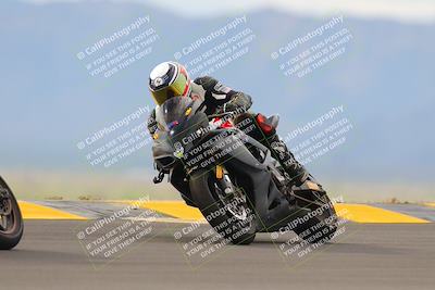 media/Sep-11-2022-SoCal Trackdays (Sun) [[81b7e951af]]/Turn 9 (930am)/